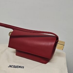 Jacquemus burgundy leather  shoulder bag with gold hardware